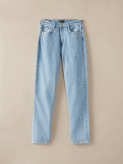 The Cyndi Straight Jean in Light Wash